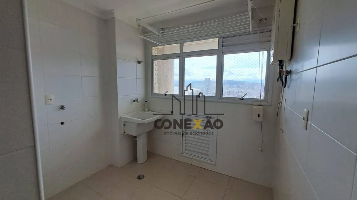 Apartamento com 4 quartos para alugar, 204m2 em Embaré, Santos - SP - imagem 8 Foto 8 de Apartamento com 4 quartos para alugar, 204m2 em Embaré, Santos - SP