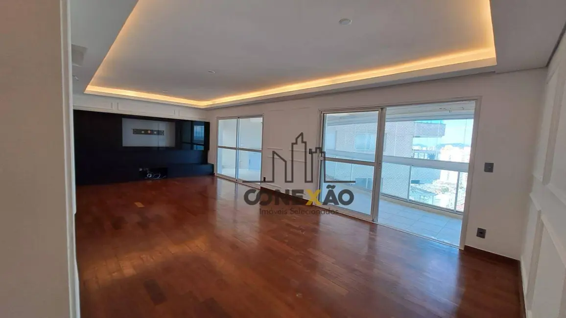 Apartamento com 4 quartos para alugar, 204m2 em Embaré, Santos - SP - imagem 4 Foto 4 de Apartamento com 4 quartos para alugar, 204m2 em Embaré, Santos - SP