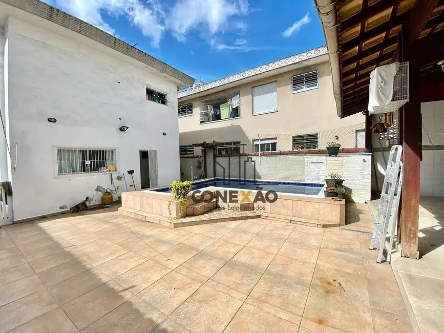 Sobrado com 3 quartos à venda, 300m2 em Ponta da Praia, Santos - SP - imagem 6 Foto 6 de Sobrado com 3 quartos à venda, 300m2 em Ponta da Praia, Santos - SP