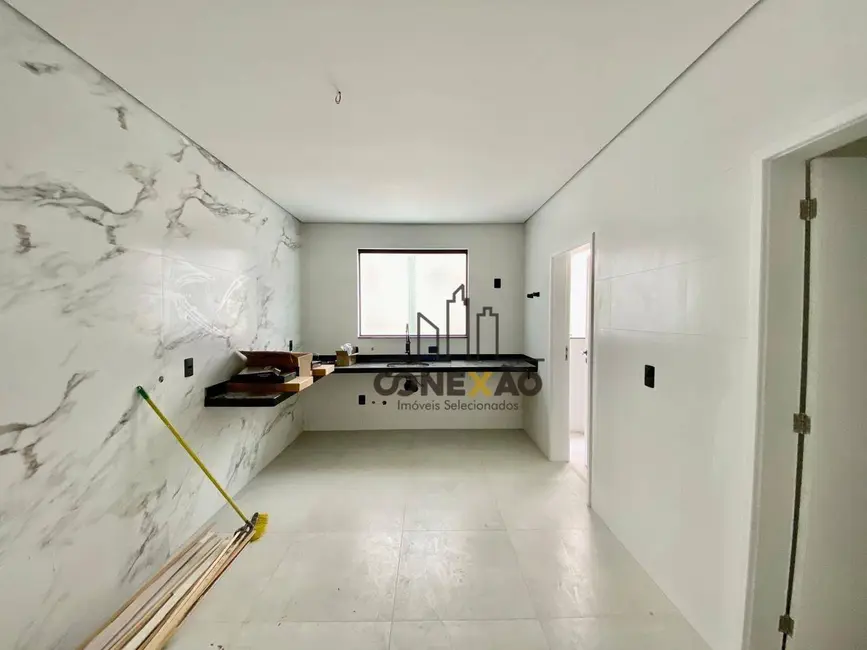 Sobrado com 4 quartos à venda, 330m2 em Boqueirão, Santos - SP - imagem 5 Foto 5 de Sobrado com 4 quartos à venda, 330m2 em Boqueirão, Santos - SP