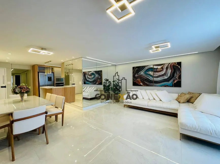 Apartamento com 3 quartos à venda e para alugar, 147m2 em Gonzaga, Santos - SP - imagem 8 Foto 8 de Apartamento com 3 quartos à venda e para alugar, 147m2 em Gonzaga, Santos - SP