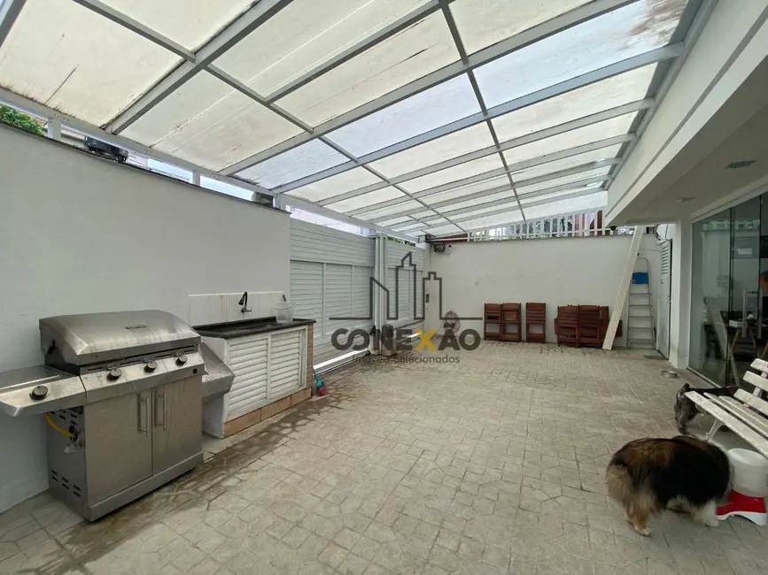 Sobrado com 3 quartos à venda, 155m2 em Embaré, Santos - SP - imagem 5 Foto 5 de Sobrado com 3 quartos à venda, 155m2 em Embaré, Santos - SP