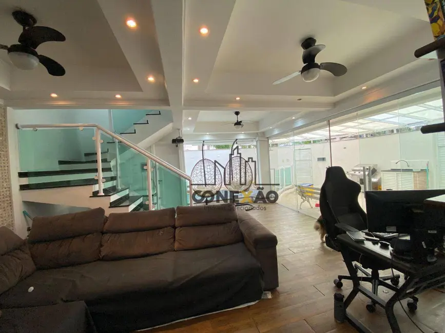 Sobrado com 3 quartos à venda, 155m2 em Embaré, Santos - SP - imagem 6 Foto 6 de Sobrado com 3 quartos à venda, 155m2 em Embaré, Santos - SP