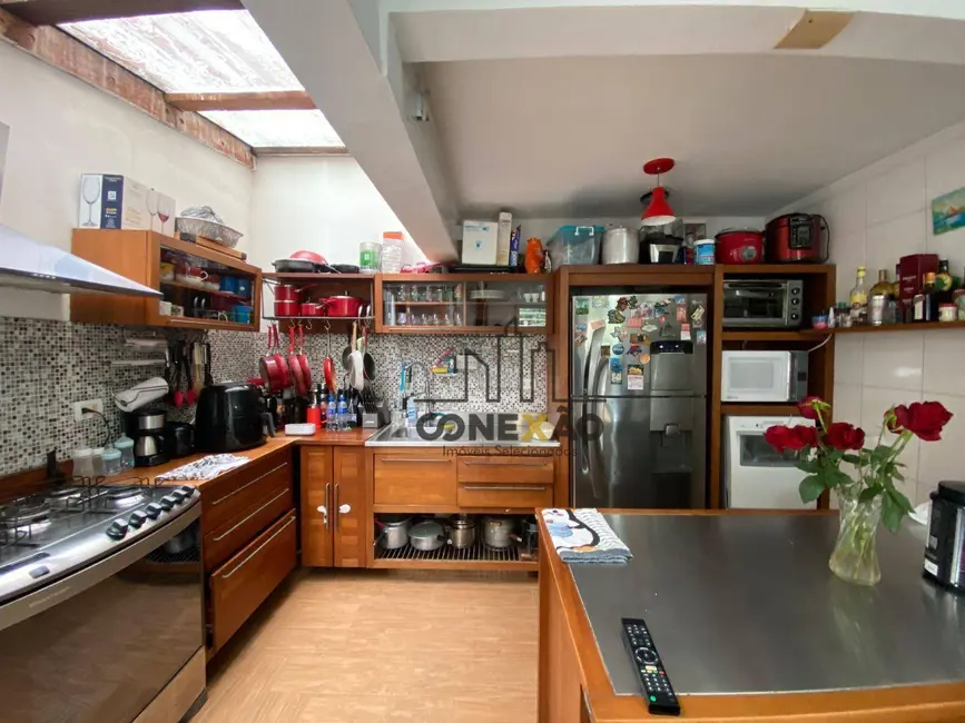 Sobrado com 3 quartos à venda, 155m2 em Embaré, Santos - SP - imagem 9 Foto 9 de Sobrado com 3 quartos à venda, 155m2 em Embaré, Santos - SP