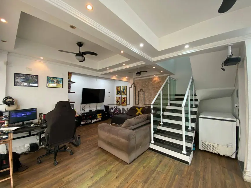 Sobrado com 3 quartos à venda, 155m2 em Embaré, Santos - SP - imagem 4 Foto 4 de Sobrado com 3 quartos à venda, 155m2 em Embaré, Santos - SP