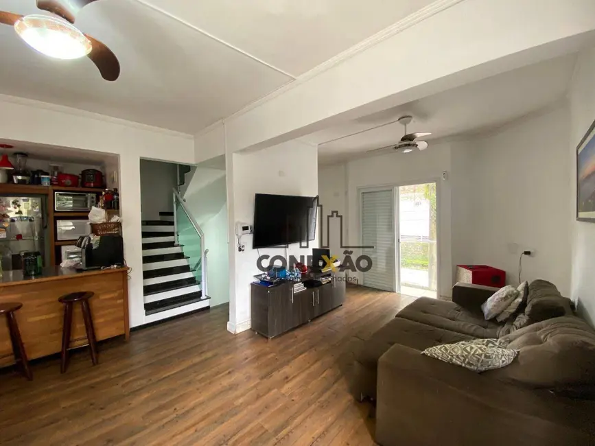 Sobrado com 3 quartos à venda, 155m2 em Embaré, Santos - SP - imagem 8 Foto 8 de Sobrado com 3 quartos à venda, 155m2 em Embaré, Santos - SP