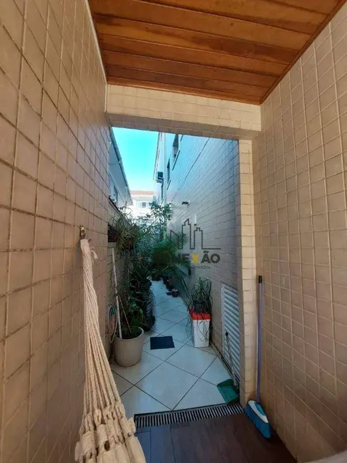 Foto 2 de Casa com 5 quartos à venda, 282m2 em Marapé, Santos - SP