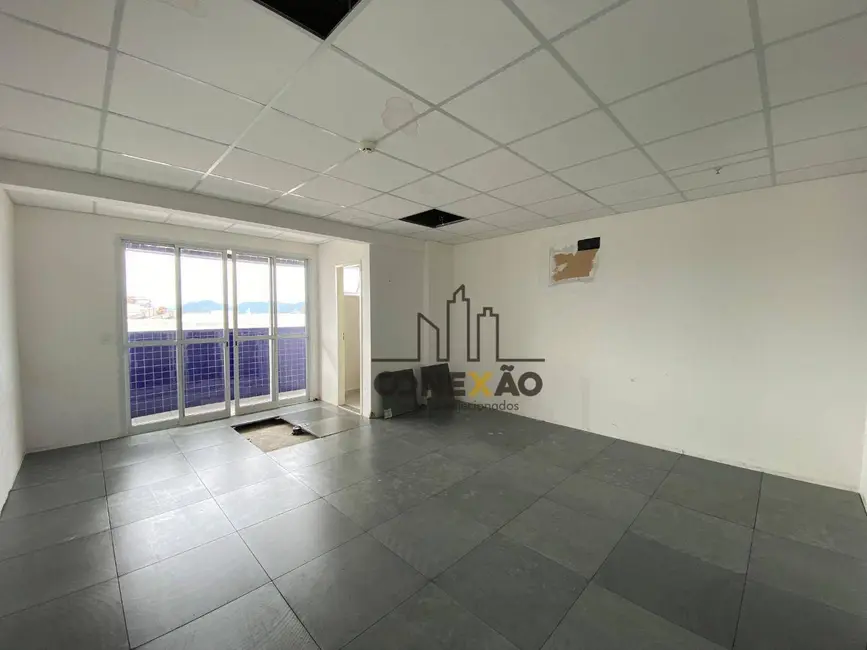 Sala Comercial para alugar, 37m2 em Ponta da Praia, Santos - SP - imagem 3 Foto 3 de Sala Comercial para alugar, 37m2 em Ponta da Praia, Santos - SP