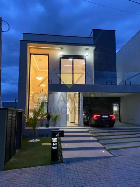 Foto 1 de Casa de Condomínio com 3 quartos à venda, 162m2 em Mogi Das Cruzes - SP