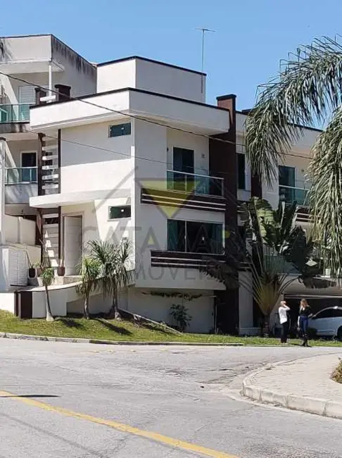 Foto 1 de Casa de Condomínio com 4 quartos para alugar, 300m2 em Mogi Das Cruzes - SP