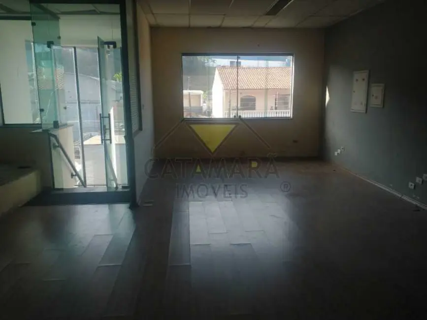 Armazém / Galpão para alugar, 331m2 em Mogi Das Cruzes - SP - imagem 8 Foto 8 de Armazém / Galpão para alugar, 331m2 em Mogi Das Cruzes - SP