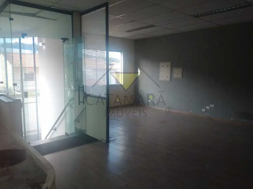 Armazém / Galpão para alugar, 331m2 em Mogi Das Cruzes - SP - imagem 9 Foto 9 de Armazém / Galpão para alugar, 331m2 em Mogi Das Cruzes - SP