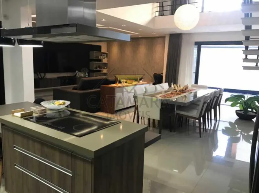 Foto 4 de Casa com 4 quartos à venda, 411m2 em Mogi Das Cruzes - SP