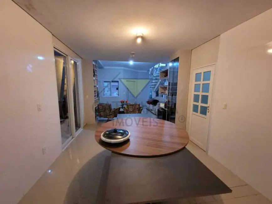 Foto 2 de Casa com 3 quartos à venda, 187m2 em Mogi Das Cruzes - SP