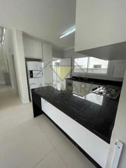 Foto 8 de Casa de Condomínio com 3 quartos para alugar, 110m2 em Mogi Das Cruzes - SP