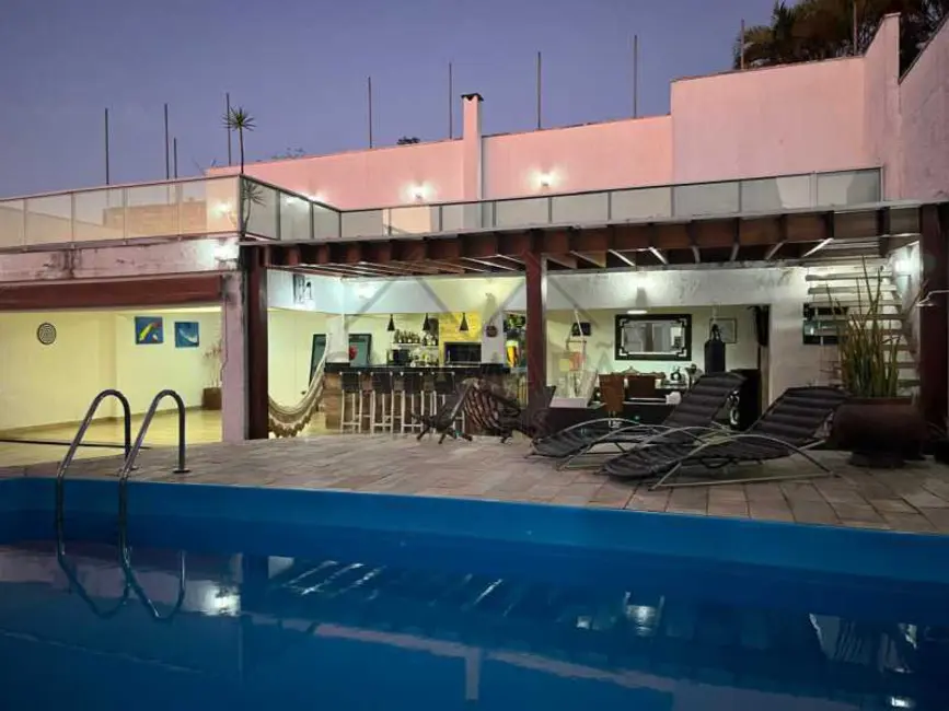 Foto 4 de Casa com 4 quartos à venda e para alugar, 408m2 em Mogi Das Cruzes - SP
