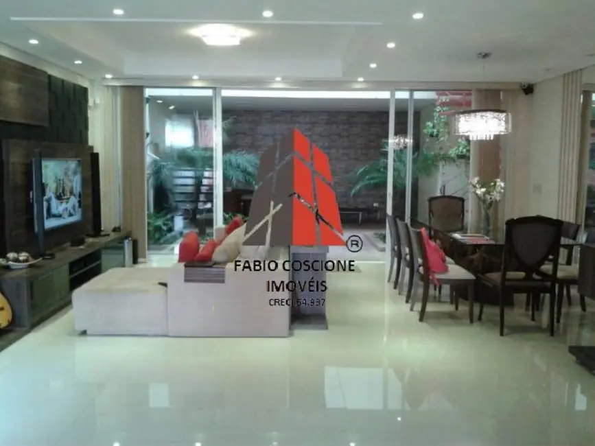 Sobrado com 3 quartos à venda, 200m2 em Tatuapé, São Paulo - SP - imagem 1 Foto 1 de Sobrado com 3 quartos à venda, 200m2 em Tatuapé, São Paulo - SP