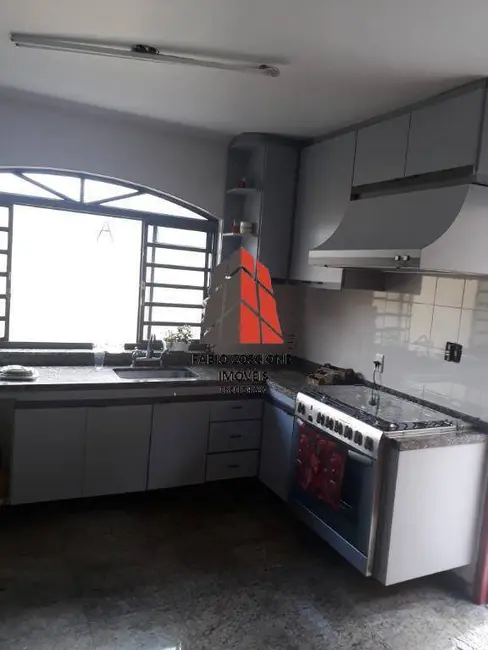 Sobrado com 3 quartos à venda, 200m2 em Vila Carrão, São Paulo - SP - imagem 9 Foto 9 de Sobrado com 3 quartos à venda, 200m2 em Vila Carrão, São Paulo - SP