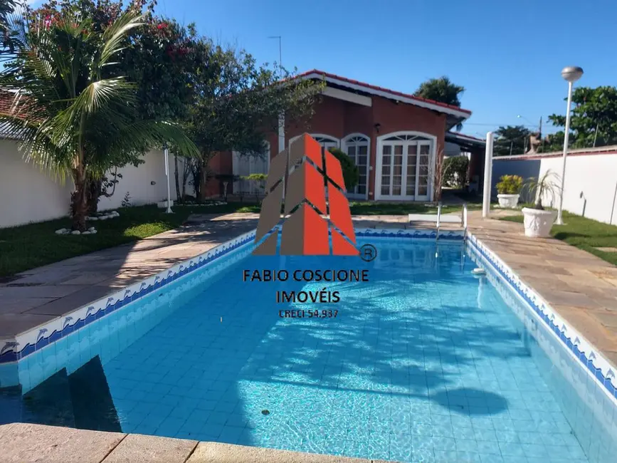 Foto 1 de Casa com 3 quartos à venda, 230m2 em Peruibe - SP