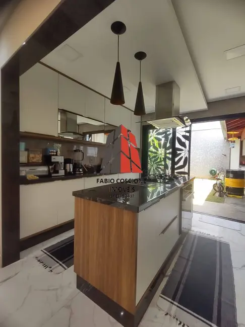 Sobrado com 3 quartos para alugar, 198m2 em Tatuapé, São Paulo - SP - imagem 1 Foto 1 de Sobrado com 3 quartos para alugar, 198m2 em Tatuapé, São Paulo - SP