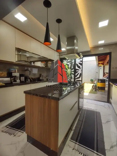 Sobrado com 3 quartos para alugar, 198m2 em Tatuapé, São Paulo - SP - imagem 2 Foto 2 de Sobrado com 3 quartos para alugar, 198m2 em Tatuapé, São Paulo - SP