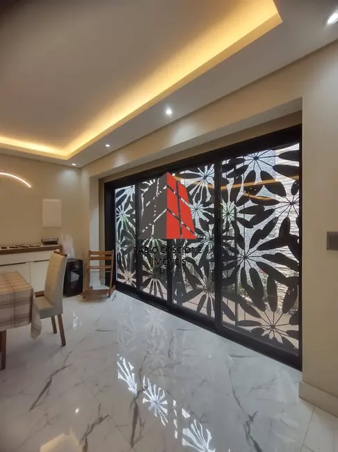 Sobrado com 3 quartos para alugar, 198m2 em Tatuapé, São Paulo - SP - imagem 9 Foto 9 de Sobrado com 3 quartos para alugar, 198m2 em Tatuapé, São Paulo - SP