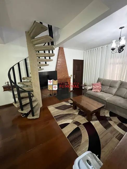 Foto 2 de Sobrado com 2 quartos à venda, 205m2 em Centro, Diadema - SP