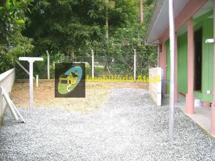 Foto 2 de Casa com 2 quartos para alugar, 60m2 em Guabiruba - SC