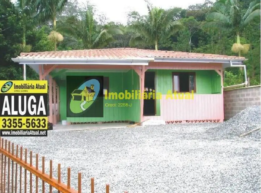 Foto 1 de Casa com 2 quartos para alugar, 60m2 em Guabiruba - SC