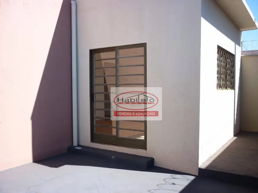 Foto 2 de Casa com 3 quartos à venda, 200m2 em Brodowski - SP