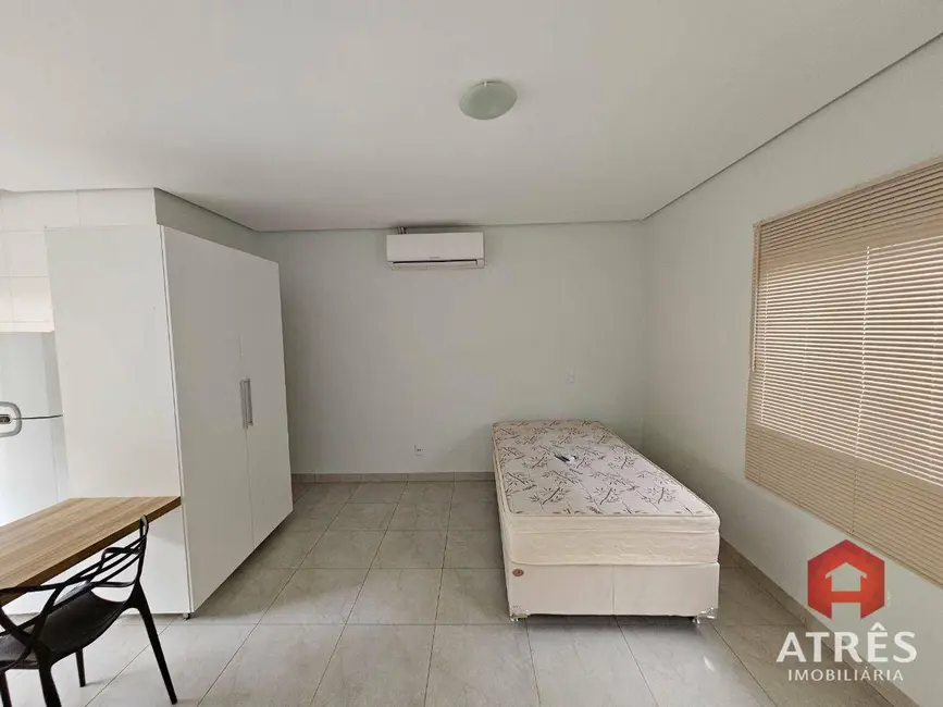 Kitnet com 1 quarto para alugar, 30m2 em Goiania - GO - imagem 3 Foto 3 de Kitnet com 1 quarto para alugar, 30m2 em Goiania - GO