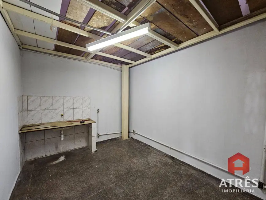 Armazém / Galpão para alugar, 360m2 em Setor dos Funcionários, Goiania - GO - imagem 9 Foto 9 de Armazém / Galpão para alugar, 360m2 em Setor dos Funcionários, Goiania - GO