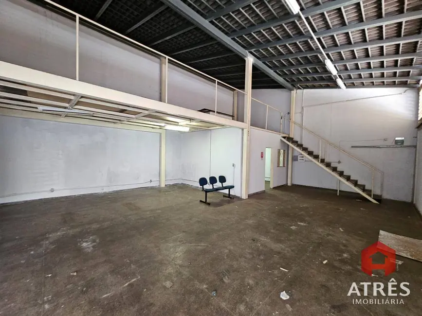 Armazém / Galpão para alugar, 360m2 em Setor dos Funcionários, Goiania - GO - imagem 5 Foto 5 de Armazém / Galpão para alugar, 360m2 em Setor dos Funcionários, Goiania - GO
