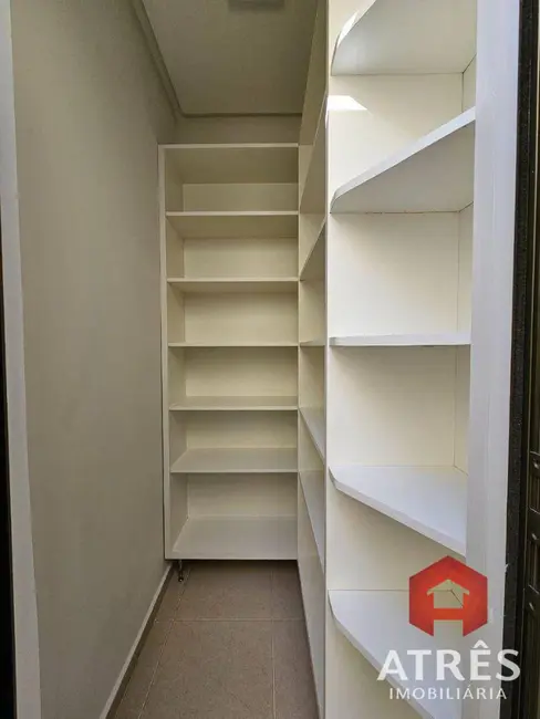 Foto 30 de Sobrado com 3 quartos para alugar, 195m2 em Parque Anhanguera, Goiania - GO