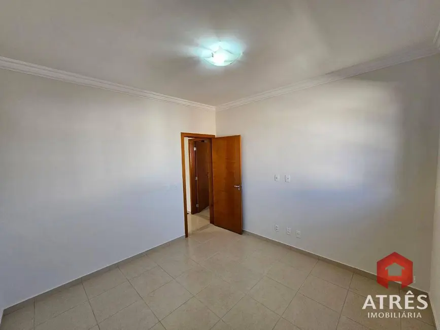 Foto 38 de Sobrado com 3 quartos para alugar, 195m2 em Parque Anhanguera, Goiania - GO