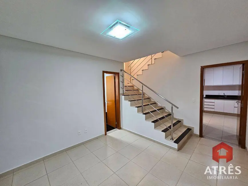 Foto 18 de Sobrado com 3 quartos para alugar, 195m2 em Parque Anhanguera, Goiania - GO