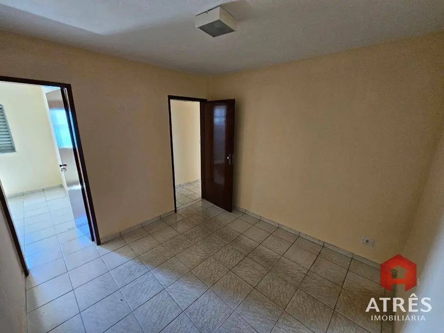 Foto 2 de Apartamento com 3 quartos para alugar, 50m2 em Vila Brasília, Aparecida De Goiania - GO