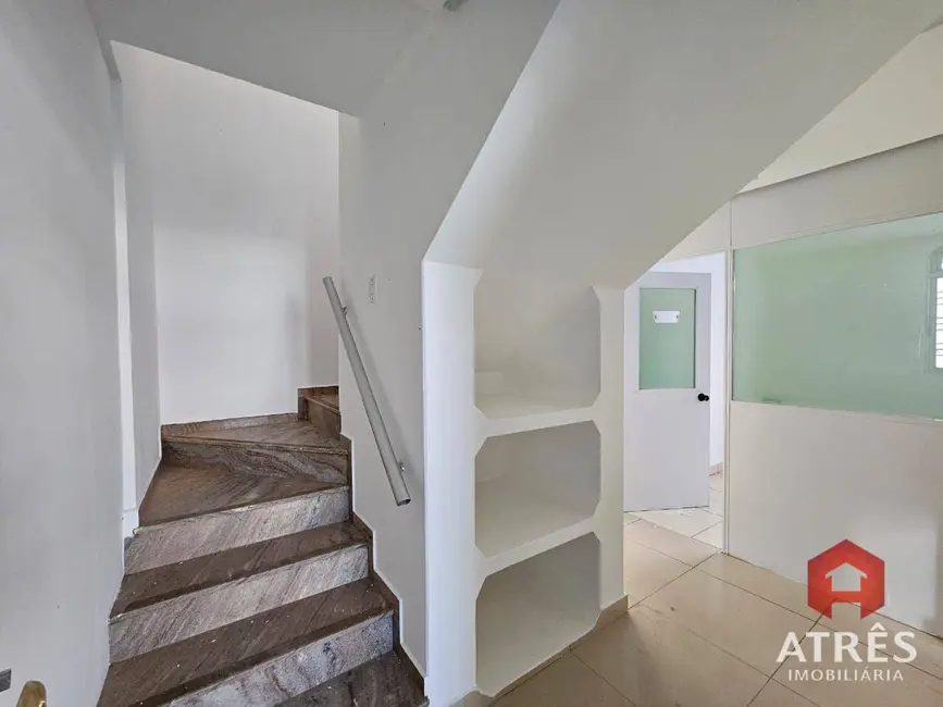 Sobrado com 4 quartos para alugar, 423m2 em Setor Marista, Goiania - GO - imagem 8 Foto 8 de Sobrado com 4 quartos para alugar, 423m2 em Setor Marista, Goiania - GO