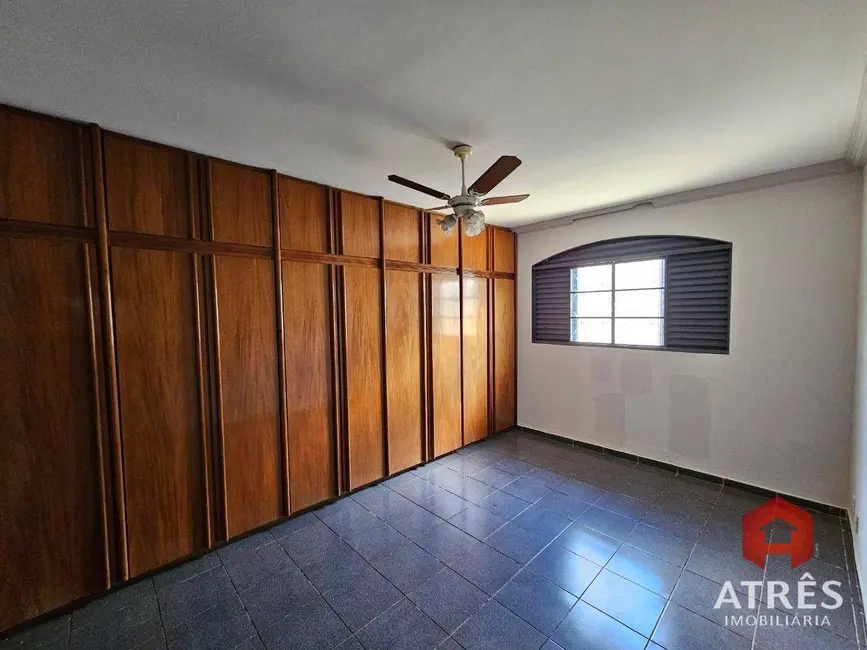 Foto 26 de Casa para alugar, 405m2 em Jardim América, Goiania - GO