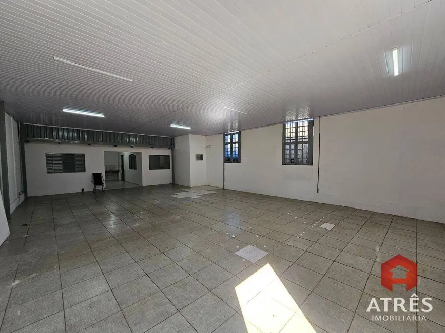 Foto 2 de Armazém / Galpão para alugar, 220m2 em Setor Campinas, Goiania - GO