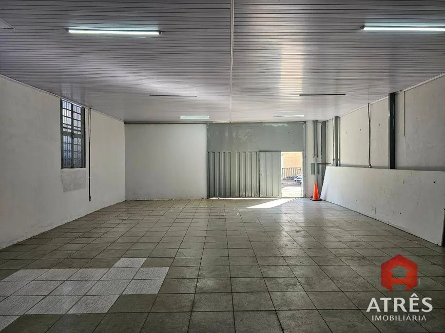 Armazém / Galpão para alugar, 220m2 em Setor Campinas, Goiania - GO - imagem 7 Foto 7 de Armazém / Galpão para alugar, 220m2 em Setor Campinas, Goiania - GO