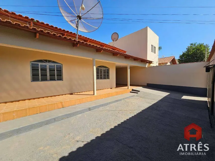 Foto 4 de Casa com 3 quartos para alugar, 350m2 em Setor Gentil Meireles, Goiania - GO