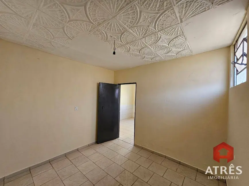 Foto 16 de Casa com 2 quartos para alugar, 70m2 em Setor Leste Universitário, Goiania - GO