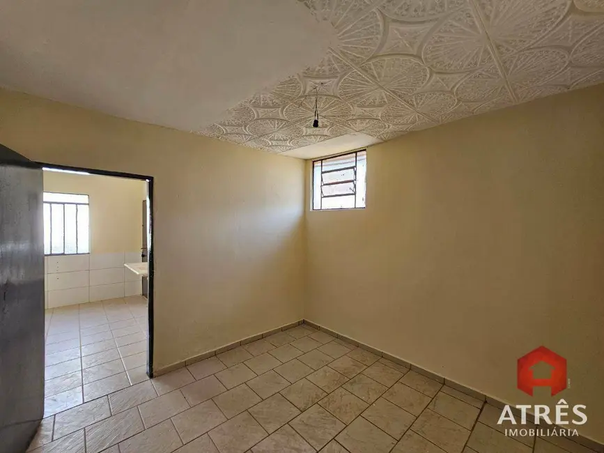 Foto 15 de Casa com 2 quartos para alugar, 70m2 em Setor Leste Universitário, Goiania - GO