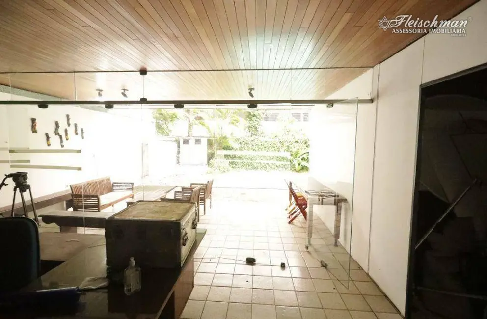 Casa com 5 quartos à venda e para alugar, 616m2 em Casa Amarela, Recife - PE - imagem 8 Foto 8 de Casa com 5 quartos à venda e para alugar, 616m2 em Casa Amarela, Recife - PE