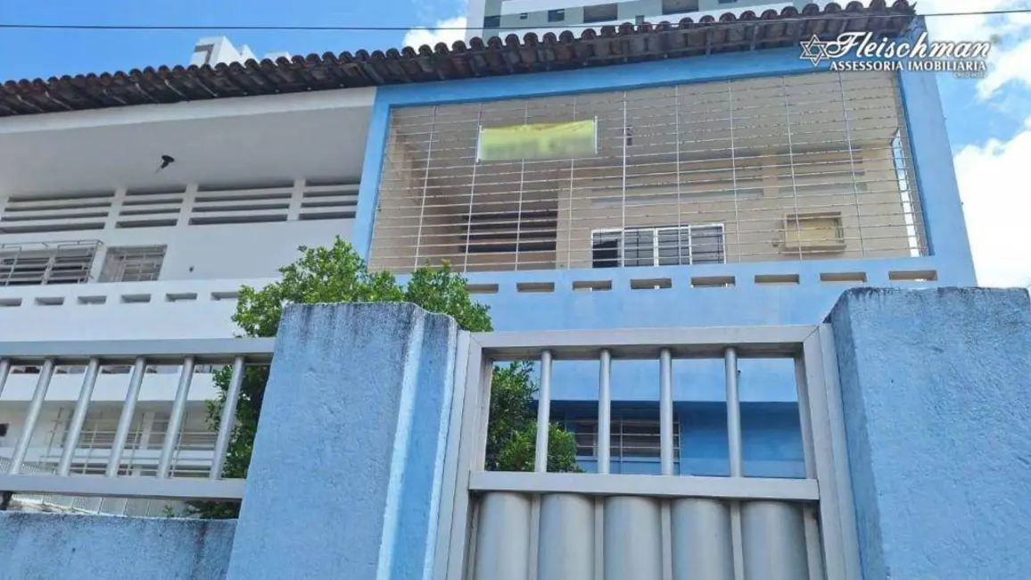 Casa com 3 quartos à venda, 240m2 em Casa Amarela, Recife - PE - imagem 1 Foto 1 de Casa com 3 quartos à venda, 240m2 em Casa Amarela, Recife - PE