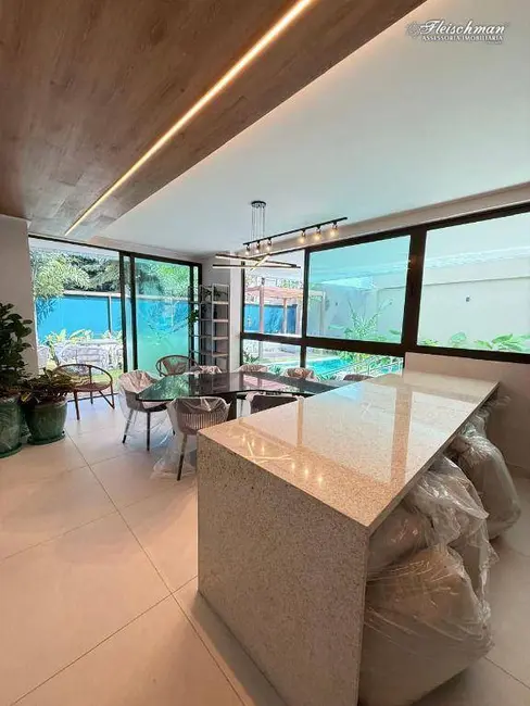 Foto 2 de Apartamento com 1 quarto à venda, 33m2 em Casa Forte, Recife - PE