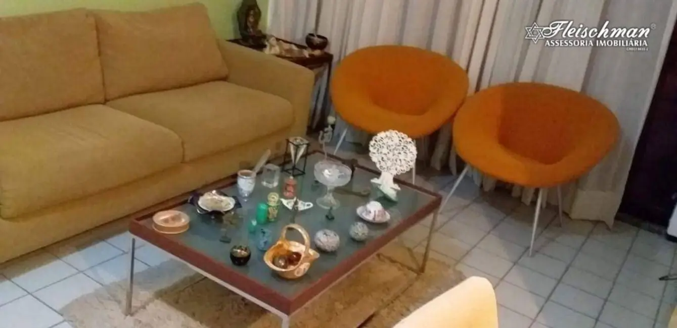 Foto 2 de Apartamento com 2 quartos para alugar, 72m2 em Casa Forte, Recife - PE