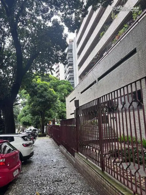 Foto 2 de Apartamento com 3 quartos à venda, 165m2 em Casa Amarela, Recife - PE