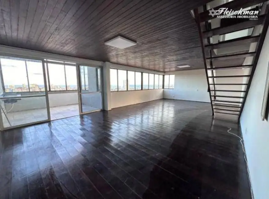 Cobertura com 4 quartos à venda, 249m2 em Boa Vista, Recife - PE - imagem 3 Foto 3 de Cobertura com 4 quartos à venda, 249m2 em Boa Vista, Recife - PE